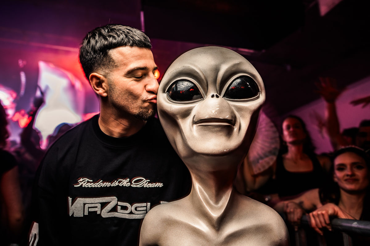 Loading... just a sec